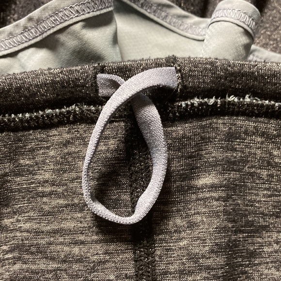 Athleta Go Getter Heathered Yoga Running 2 in 1 Capri / Short Leggings - Picture 11 of 16